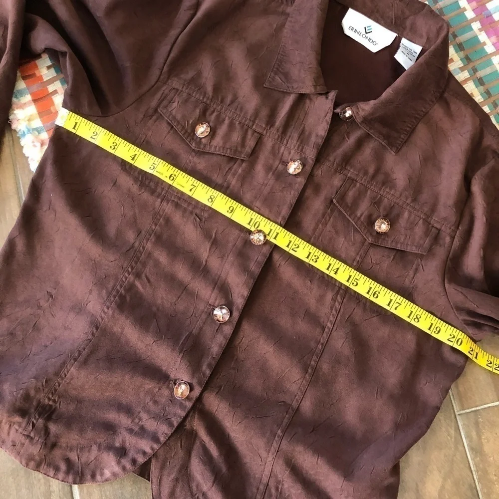 Button Down Erin London Size Medium - Picture 6 of 12